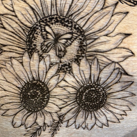 Handburned Sunflower Cowhide Crossbody Bag with Woven Guitar Strap -NWOT’s - Picture 9 of 16